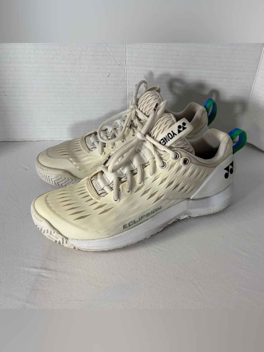 Yonex Power Cushion Eclipsion 3 Tennis Shoes in Off-White women's 8.5 mens 7